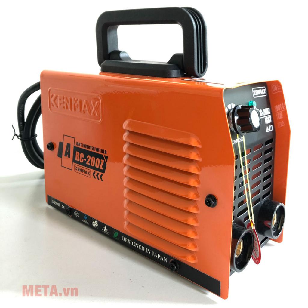 Thiết kế mini giúp máy dễ mang đi công trình và cất gọn.