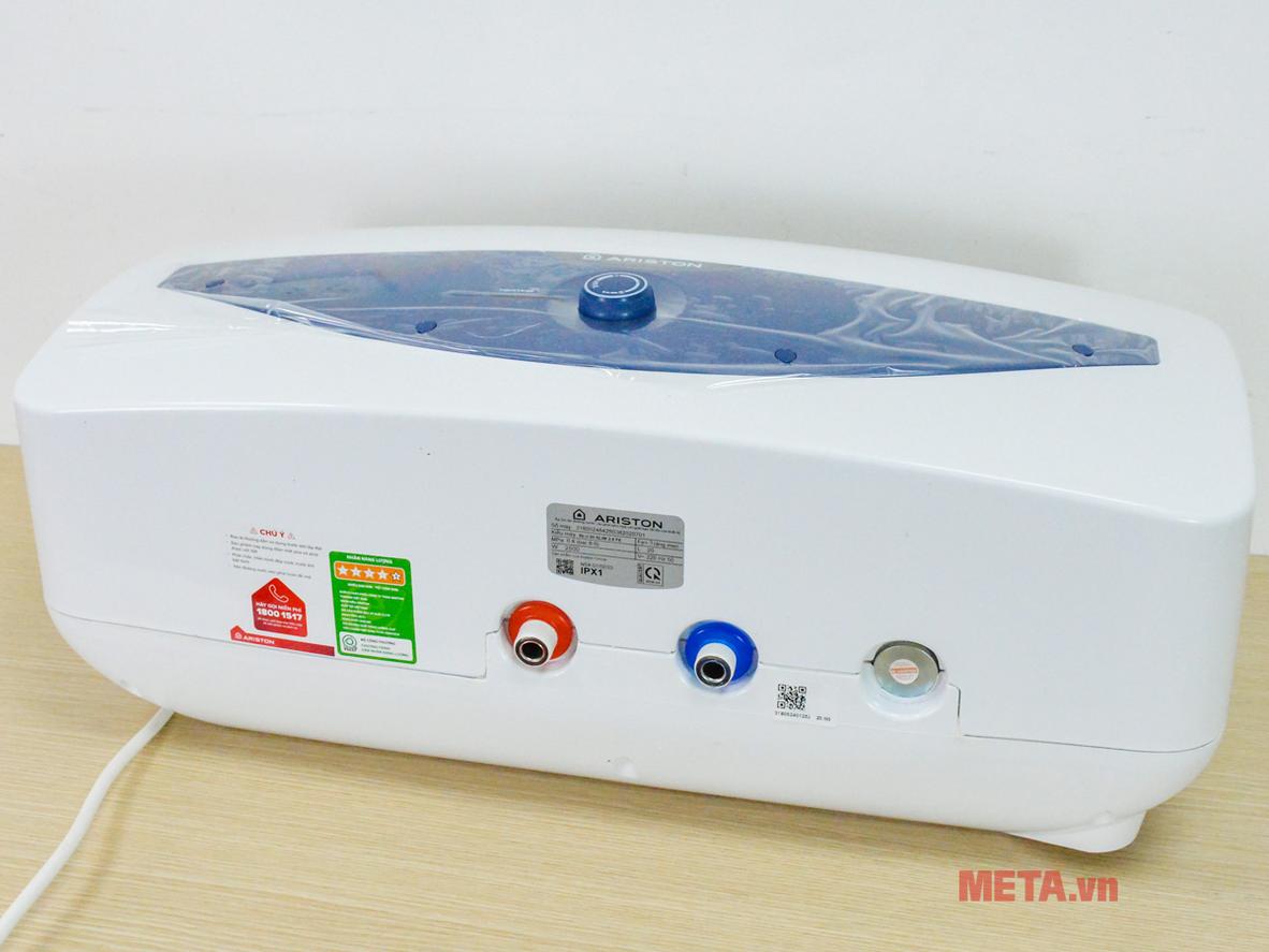 Công suất 2500W giúp làm nóng nhanh, phù hợp mùa lạnh.