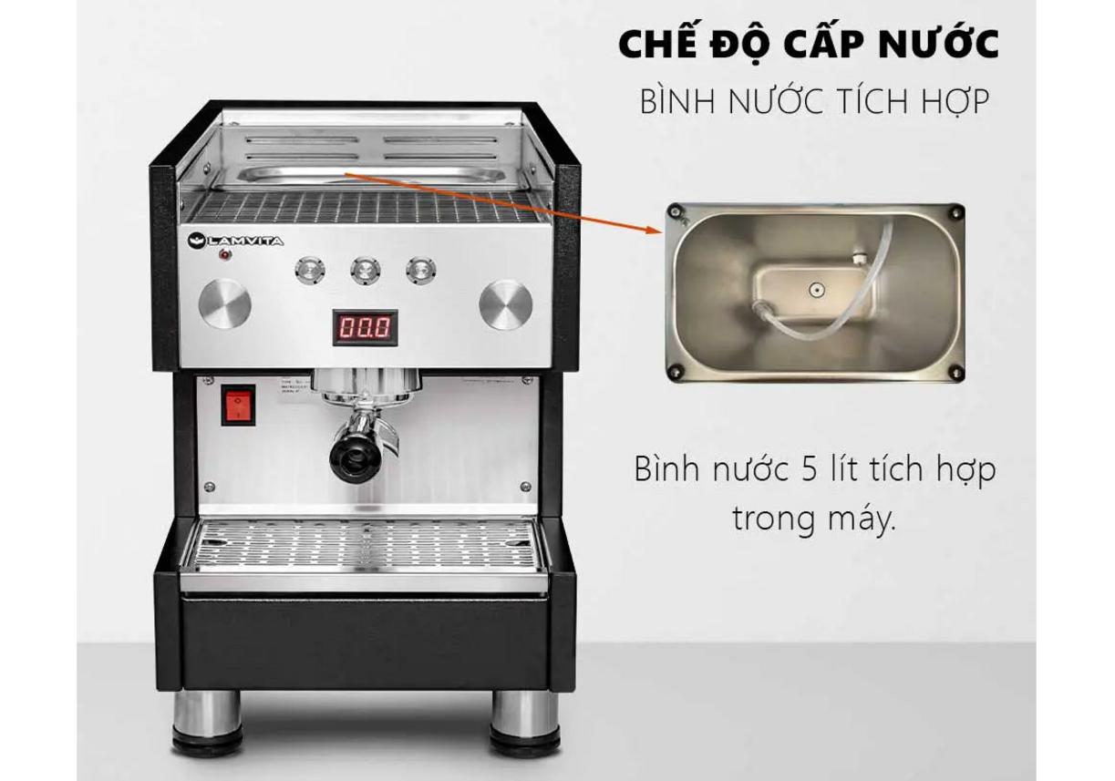 Công suất 1300W và điện 220V giúp máy lắp đặt dễ, chạy ổn định.