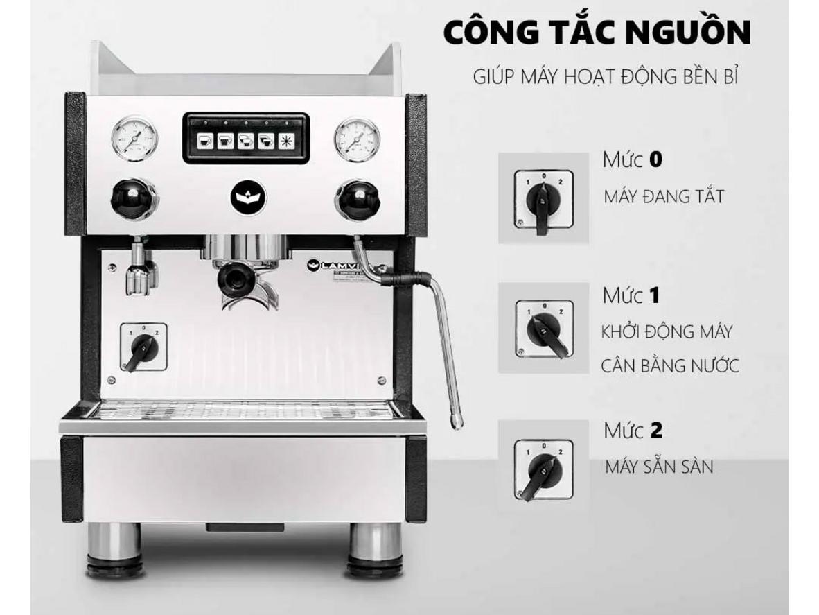 Máy đáp ứng hai món chủ lực: espresso và cappuccino.