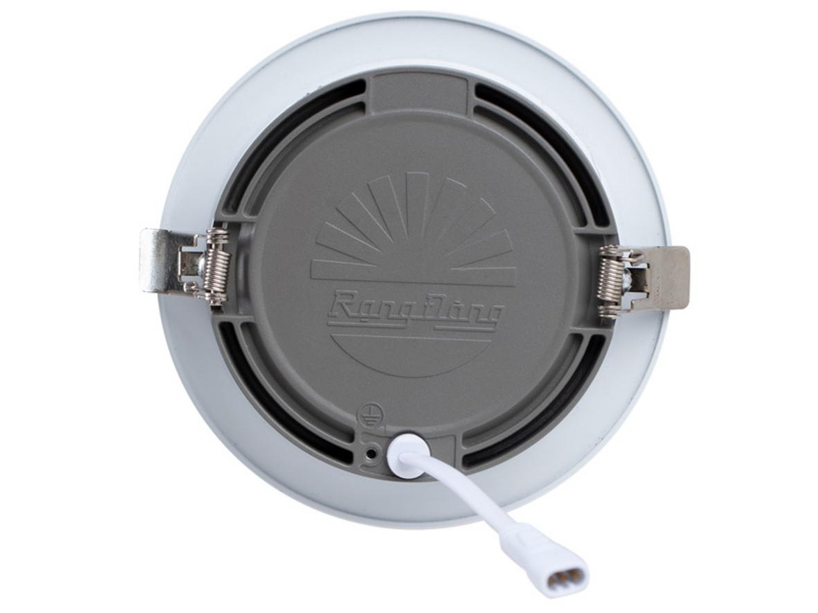 Bộ đèn phù hợp trần thạch cao với chuẩn khoét 90mm hoặc 110mm.
