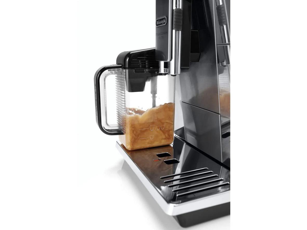 LatteCrema System tạo bọt sữa mịn và ổn định cho cappuccino, latte và các món cà phê sữa.
