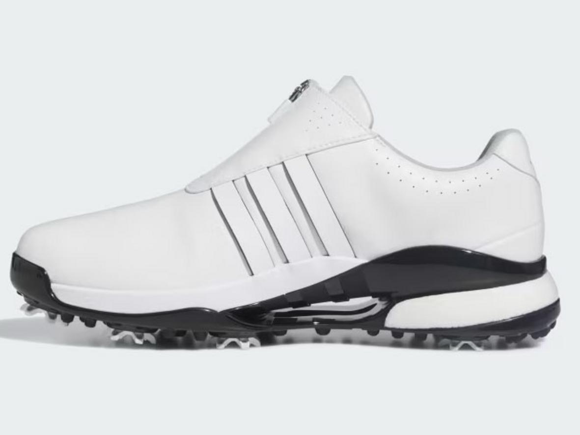 Lightstrike và JET BOOST hỗ trợ êm chân, giảm mỏi khi đi 18 hố.
