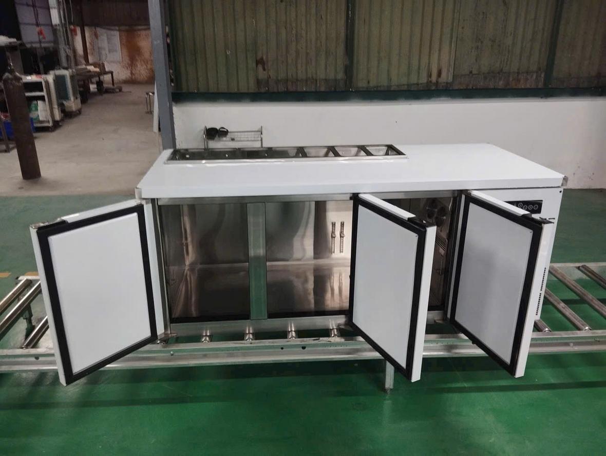 Thiết bị chuyên dụng giúp bếp vận hành nhanh, sạch và ổn định hơn trong giờ cao điểm.