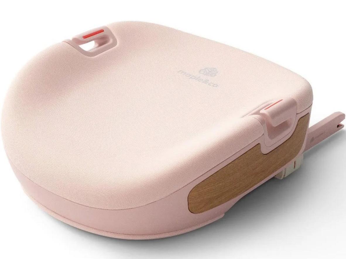 Kết nối ISOFIX giúp ghế chắc chắn và an tâm hơn khi sử dụng.