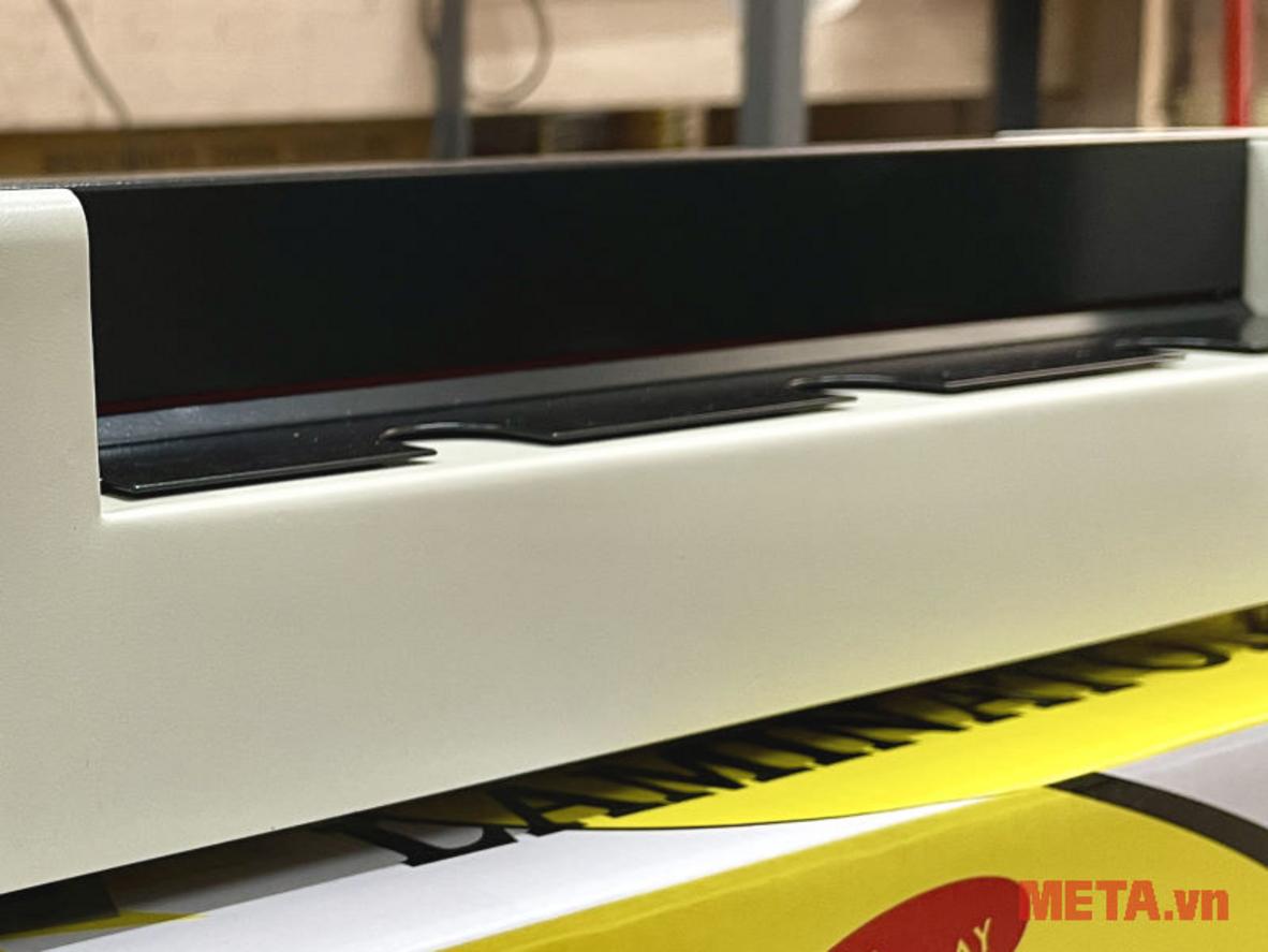 Tốc độ ép 600 mm/phút giúp xử lý công việc nhanh hơn.