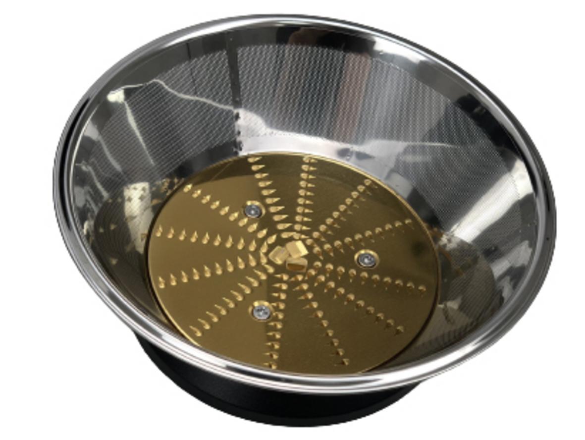 Ống tiếp nguyên liệu 75mm giúp ép nguyên trái tiện lợi.