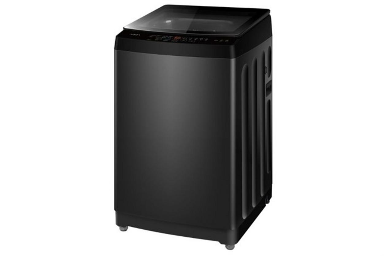 Thiết kế cửa trên giúp thao tác bỏ đồ và lấy đồ giặt thuận tiện hơn.