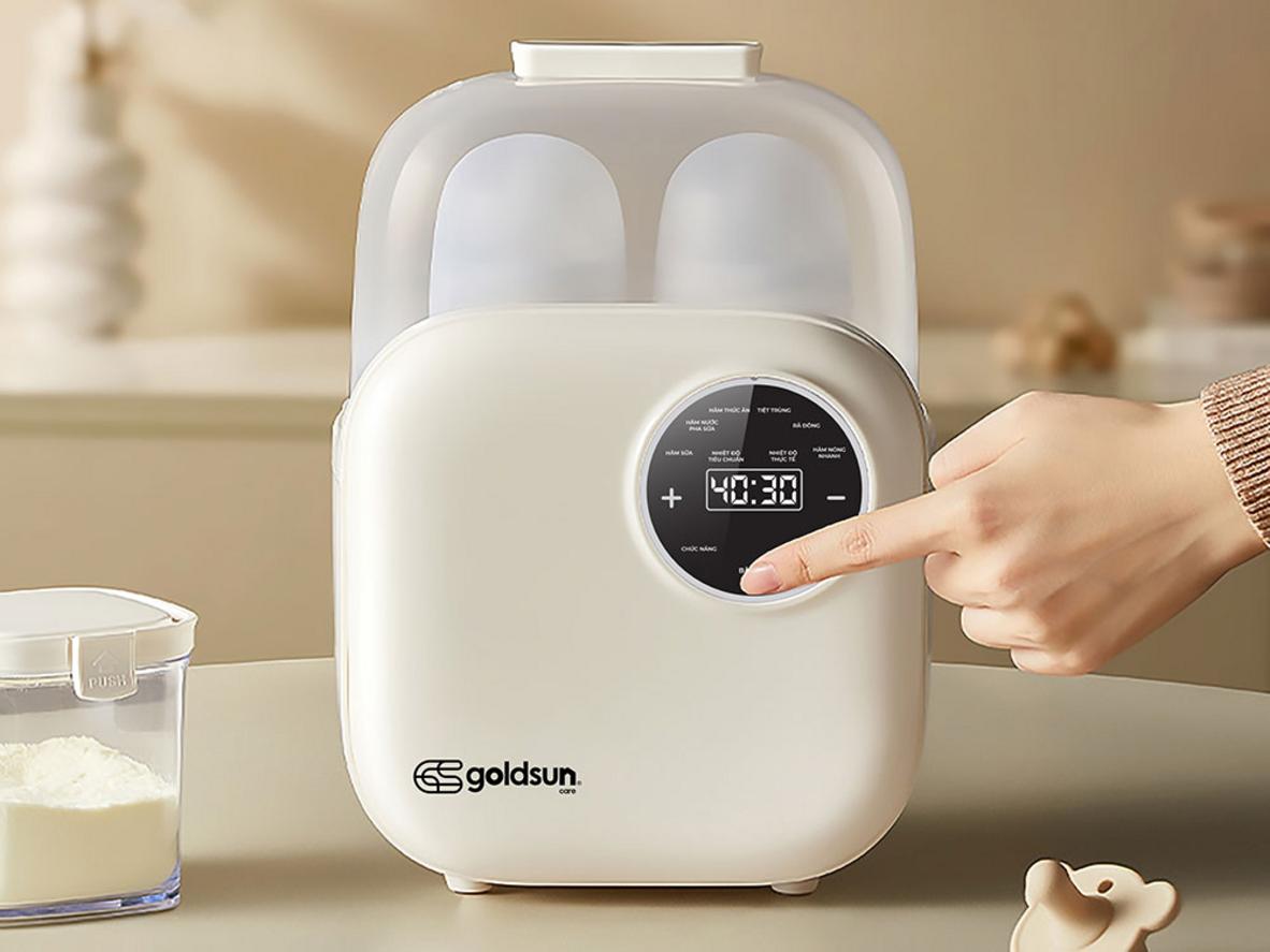 Thiết kế khoang đôi và điều khiển cảm ứng giúp chăm bé nhanh hơn.