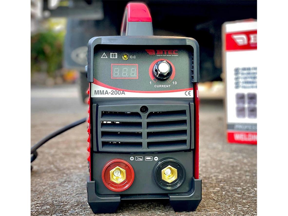 BTEC MMA 200A cho hồ quang ổn định, dễ thao tác trong thực tế.