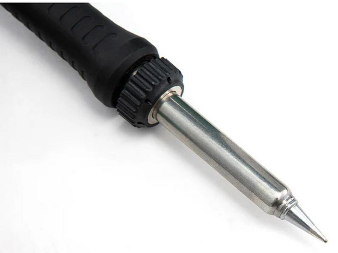 SATA 02002A cho khả năng gia nhiệt nhanh và giữ nhiệt ổn định khi hàn linh kiện.