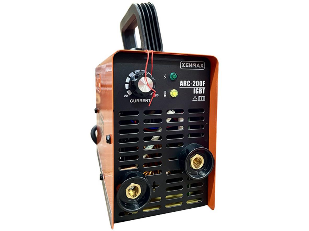 Máy hàn điện tử mini Kenmax ARC-200F nhỏ gọn, dễ di chuyển và phù hợp hàn dân dụng.