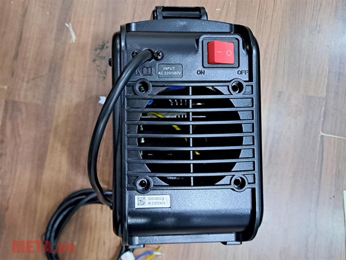 Công nghệ IGBT hỗ trợ dòng hàn ổn định và tiết kiệm điện.