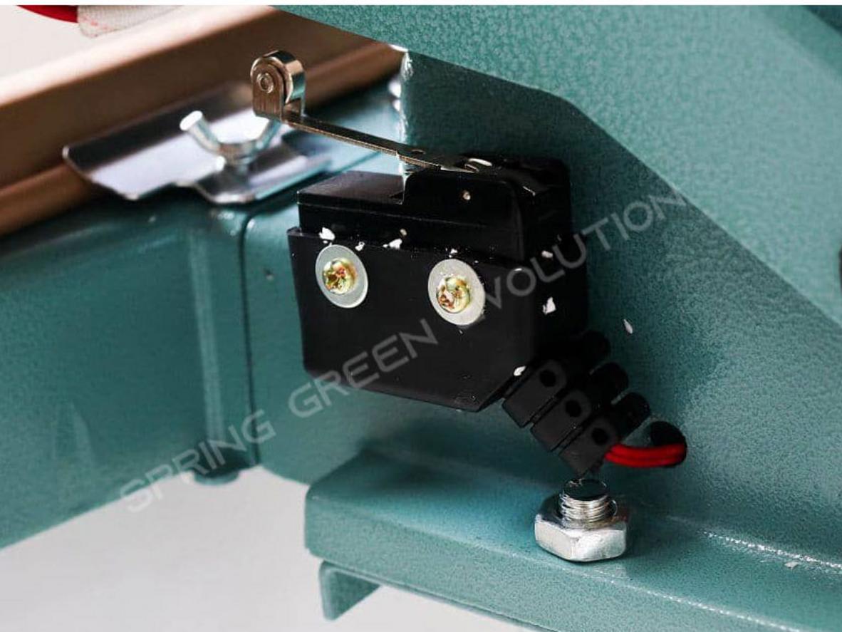 FS02-65 nổi bật với thanh hàn 65cm, dập chân rảnh tay và khung kim loại bền chắc.