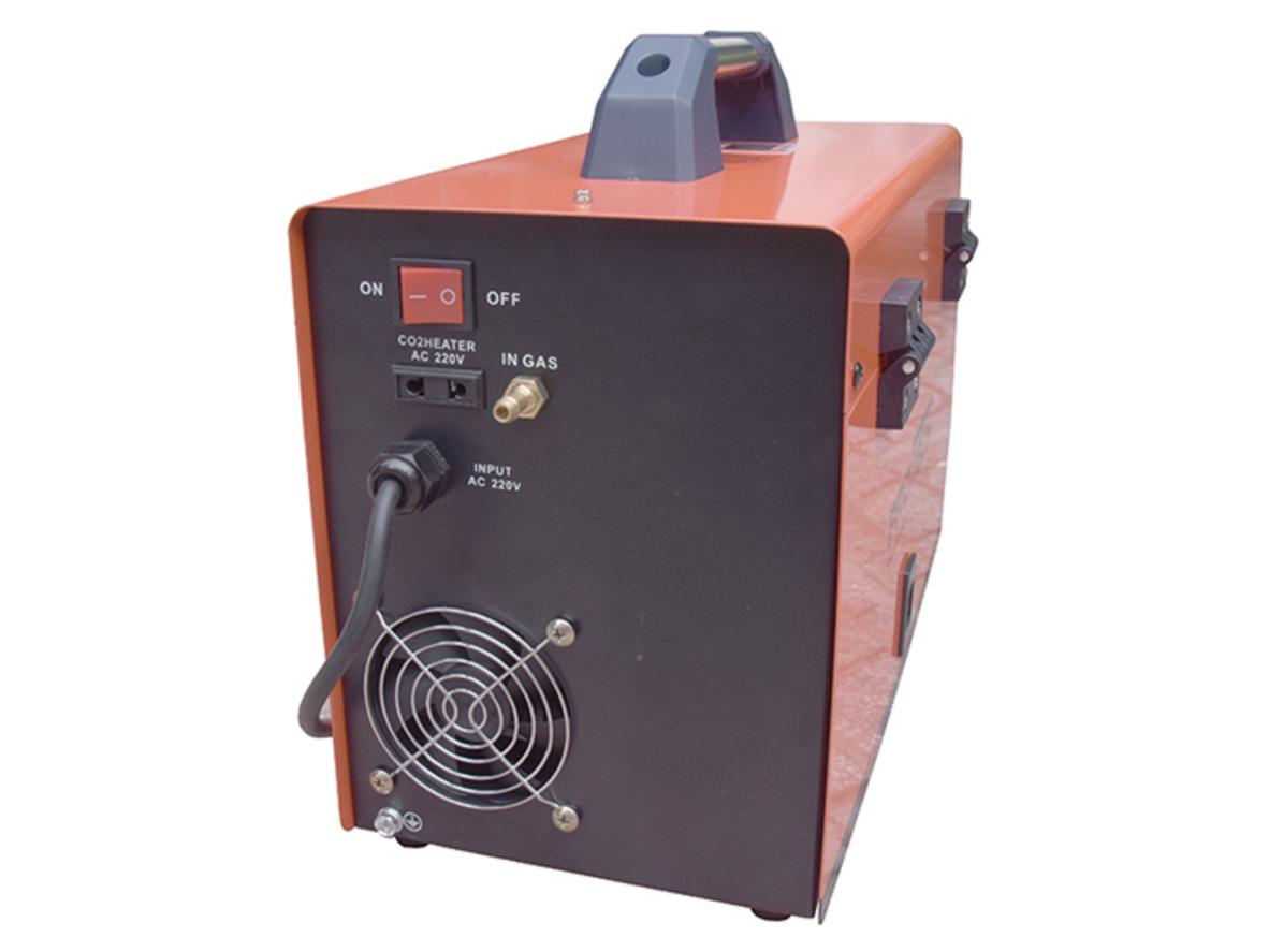 Cấu hình 220V, 4.5kVA và 10A - 250A giúp máy linh hoạt cho nhiều nhu cầu hàn.