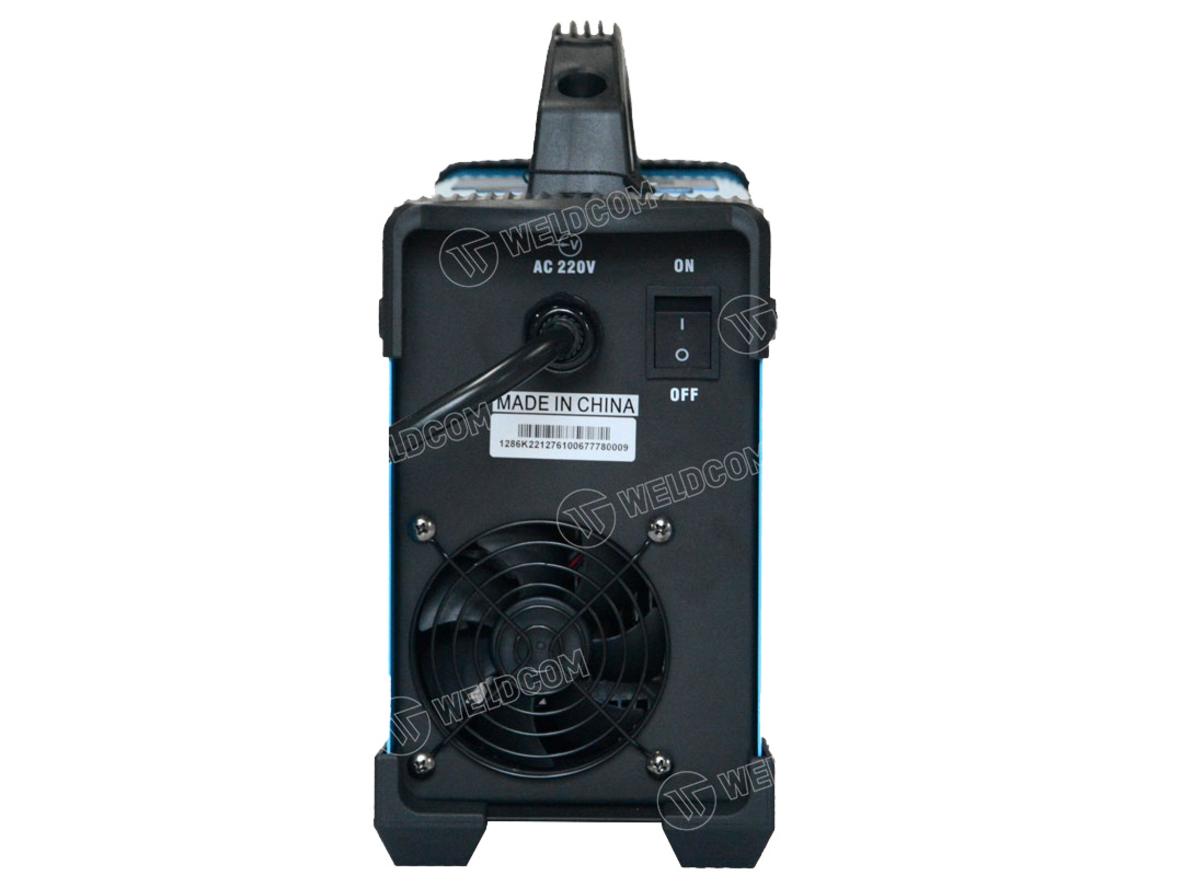 ZARC 4000E cho hồ quang ổn định, phù hợp công việc cơ khí dân dụng và bán chuyên.