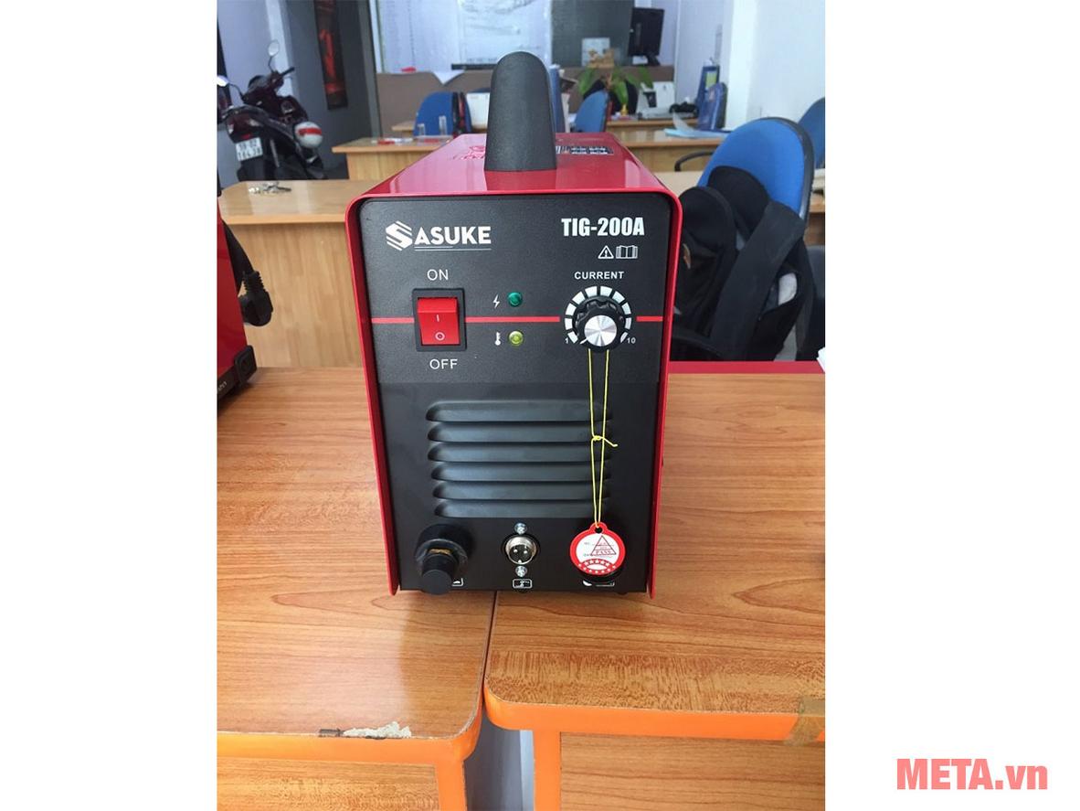 Nguồn 220V giúp máy phù hợp nhiều không gian làm việc phổ biến.