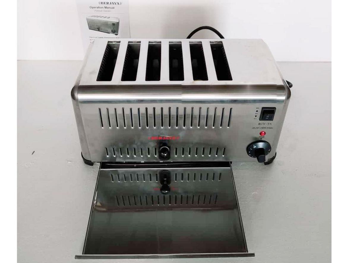 Thiết kế 6 khe nướng giúp Berjaya BJY-T6 phục vụ nhanh trong giờ cao điểm.