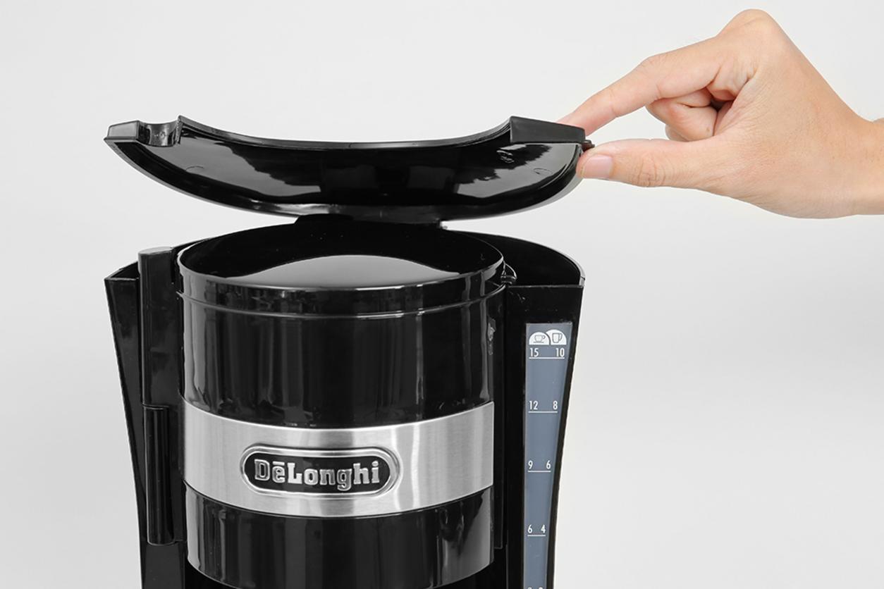 Thiết kế nhỏ gọn và thao tác đơn giản giúp máy hợp với nhu cầu dùng hằng ngày.