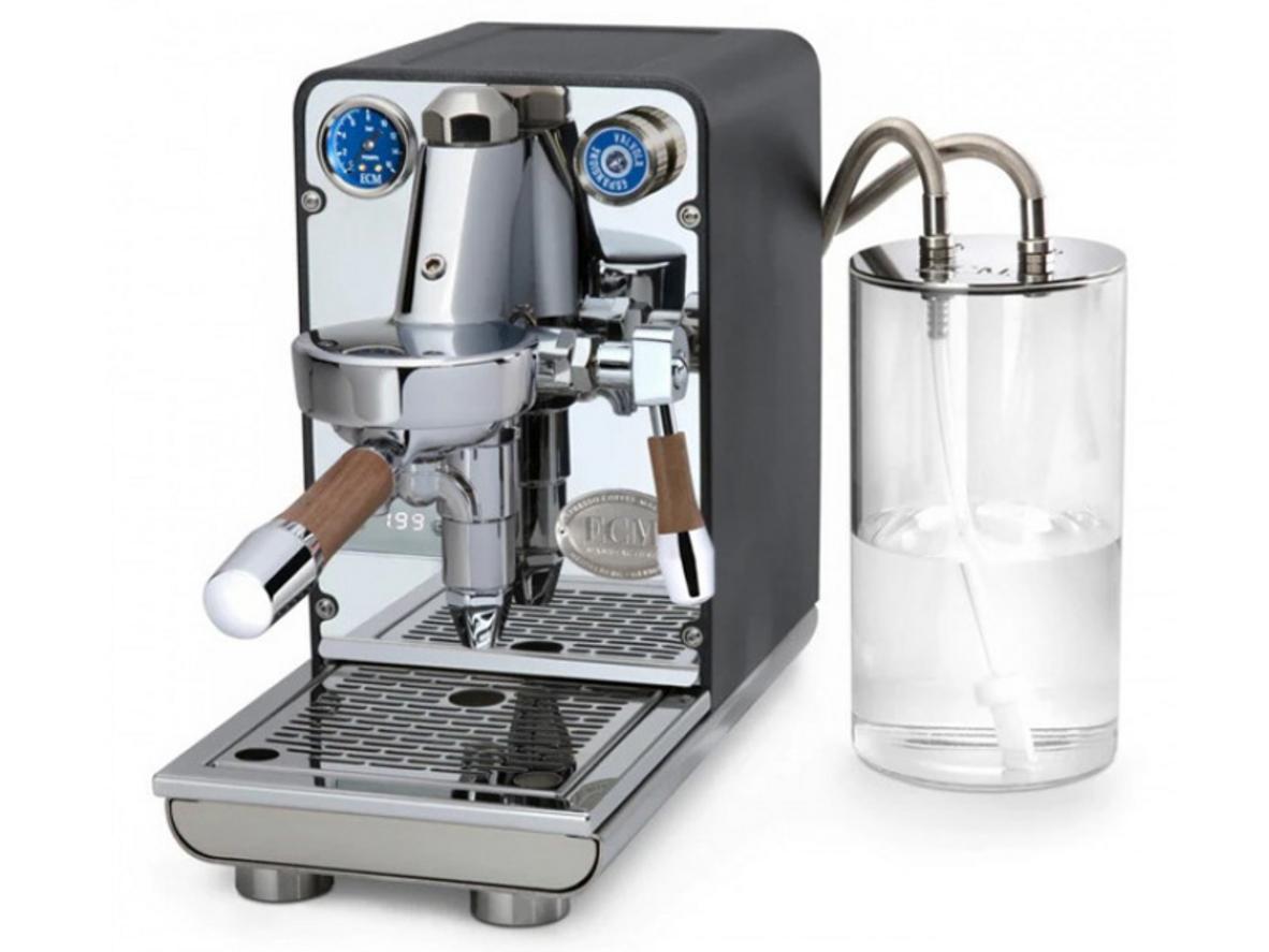 ECM Puristika nổi bật với thiết kế espresso-only nhỏ gọn và hoàn thiện cao cấp.