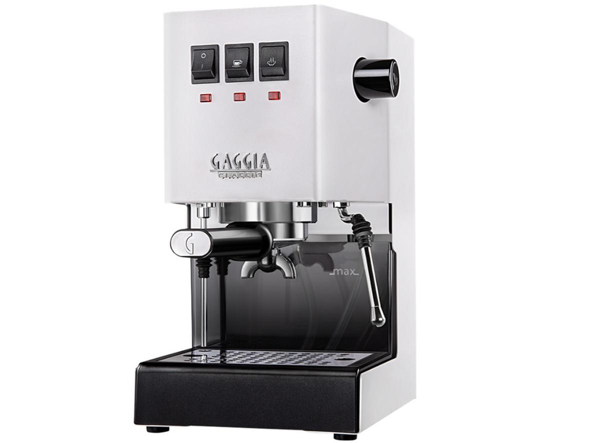 Gaggia Classic E24 nổi bật với thiết kế chuẩn Ý và cụm pha chuyên nghiệp 58 mm.