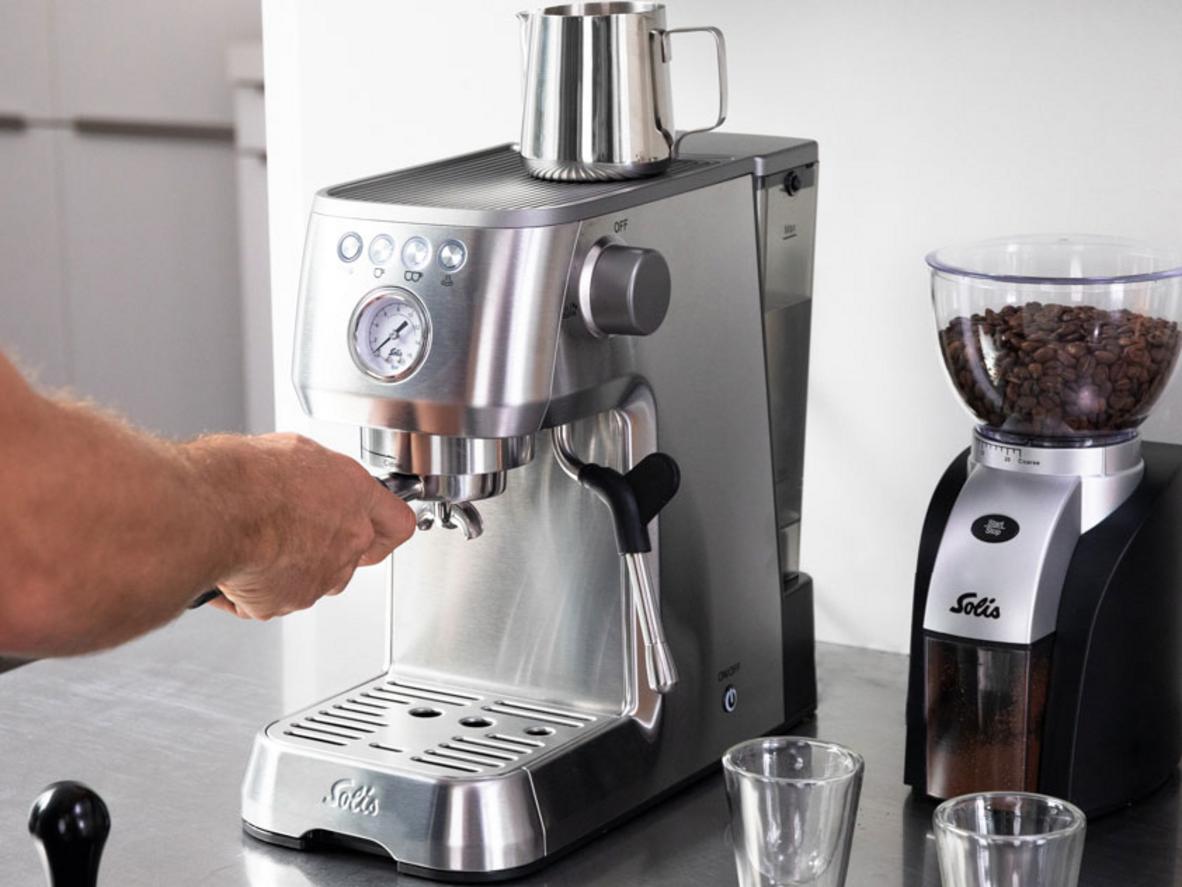 Máy pha cà phê Solis Barista Perfetta Plus phù hợp cho espresso tại nhà và không gian bếp nhỏ.