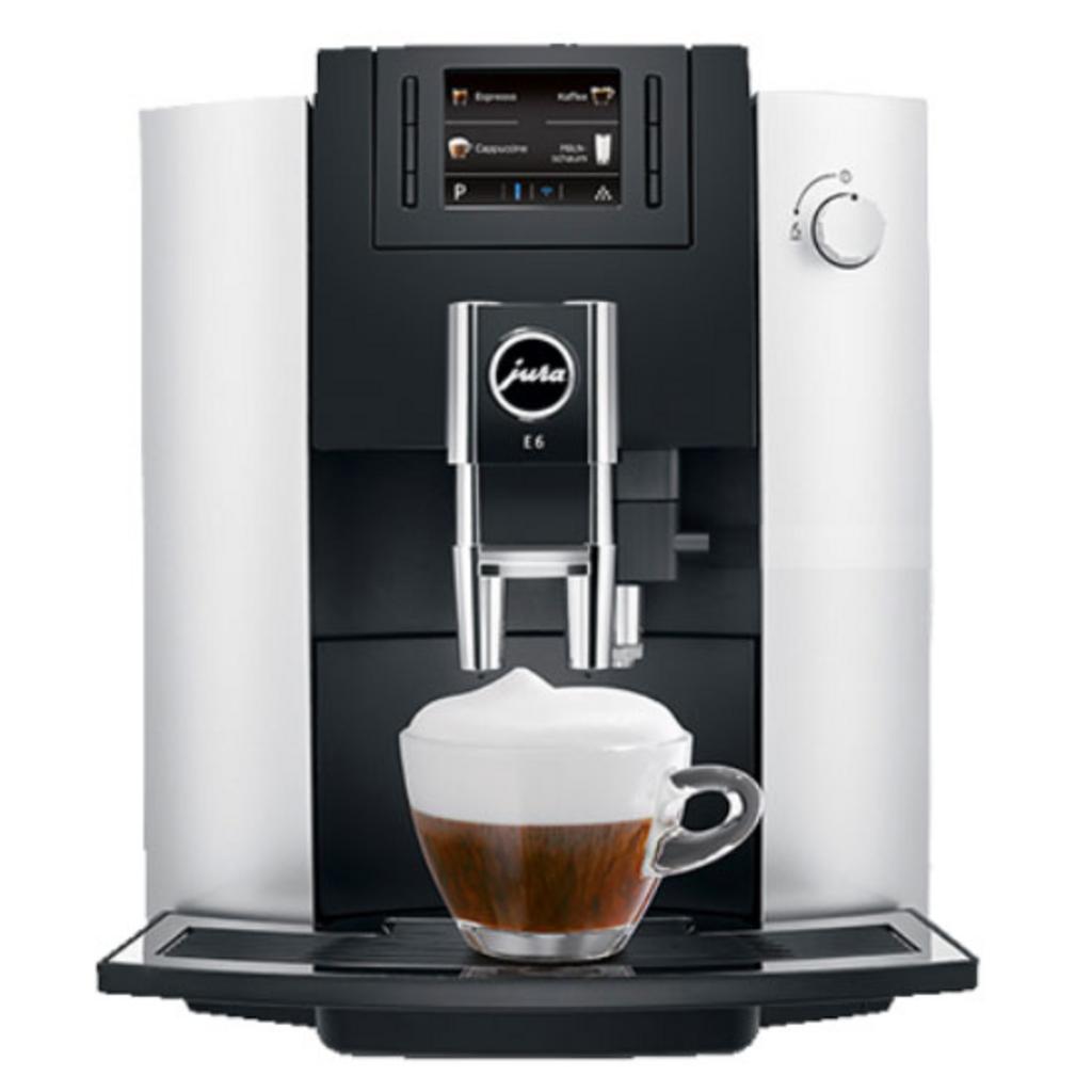 Jura E6 Platin mang lại trải nghiệm pha cà phê tự động cao cấp, phù hợp không gian gia đình và văn phòng nhỏ.