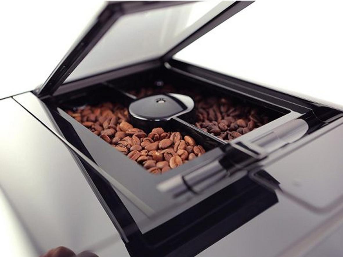 2 ngăn hạt, OneTouch và My Coffee giúp từng thành viên có ly cà phê đúng gu.