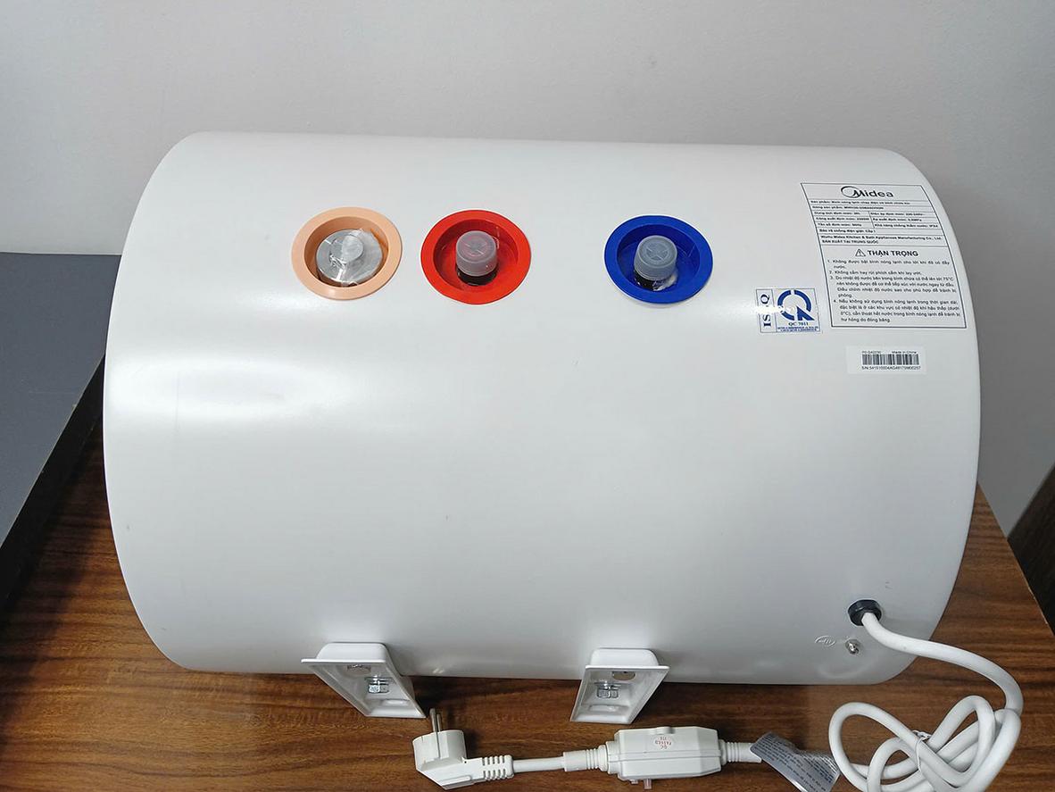Thiết kế gọn và dễ bố trí của Midea MWH30-25MA6.