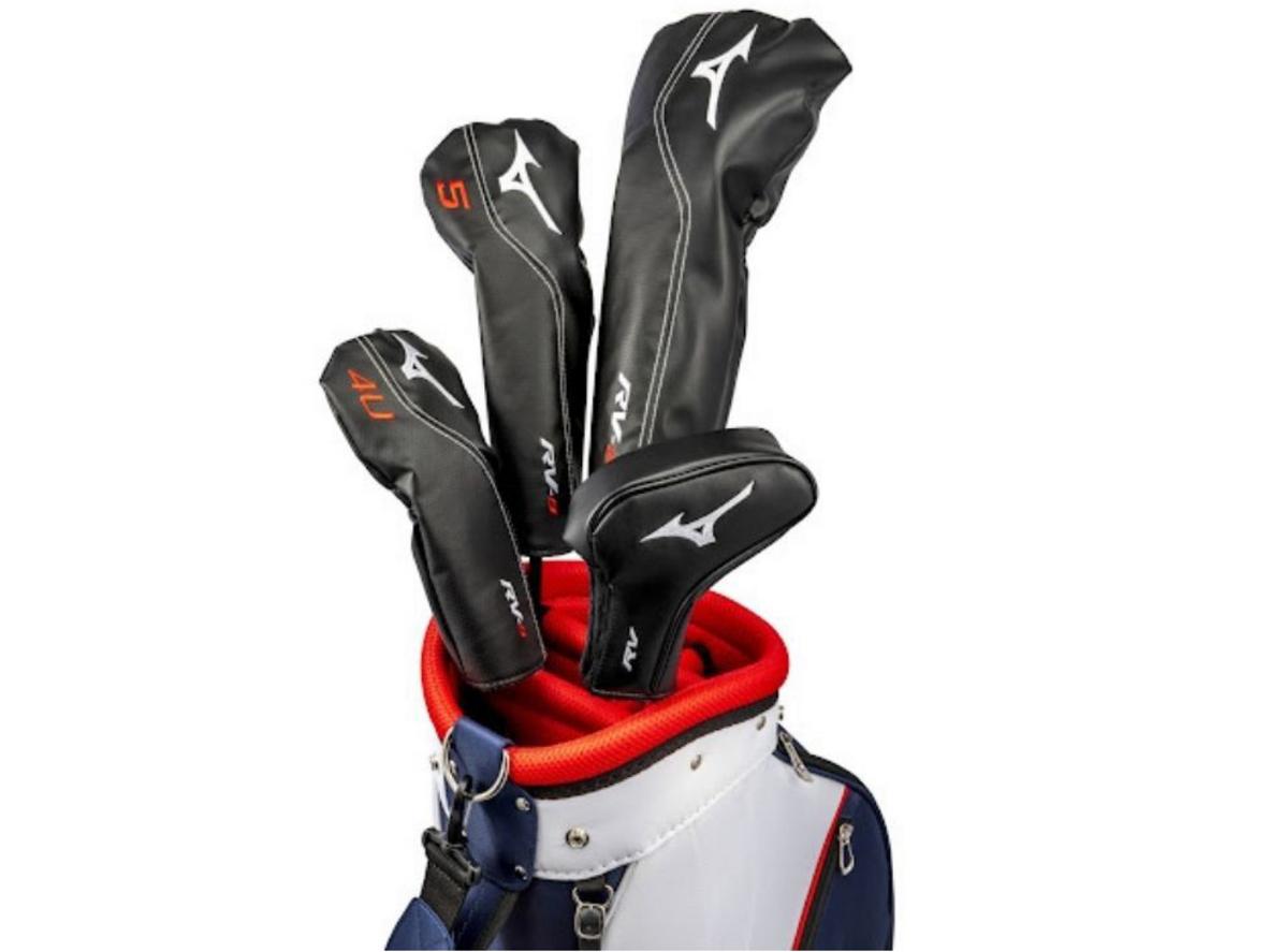 Cấu hình đủ 10 gậy giúp golfer có giải pháp cho phát bóng, đánh tiếp cận và putt.