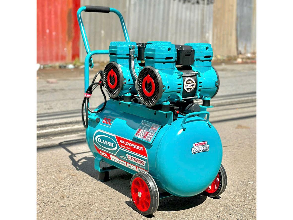 Mô tơ lõi đồng 100% và bánh xe di chuyển tiện lợi