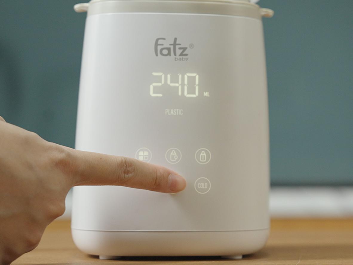 Màn hình cảm ứng LED giúp chọn chế độ nhanh và rõ ngay cả khi dùng vào ban đêm.