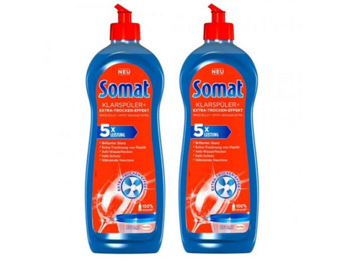 Muối rửa bát Somat hỗ trợ làm mềm nước cứng và hạn chế cặn vôi.