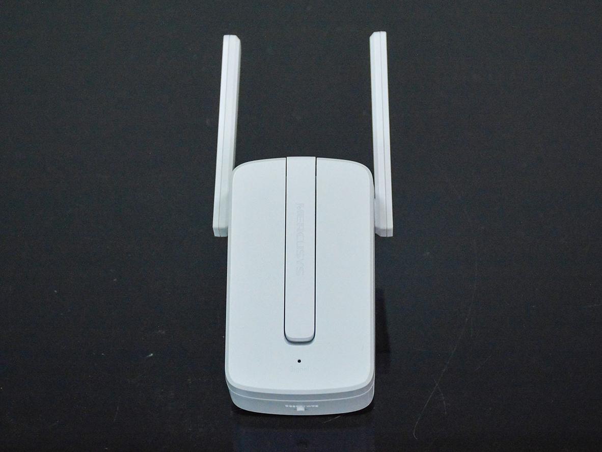 300Mbps trên 2.4GHz là cấu hình phù hợp cho nhu cầu mở rộng sóng Wi‑Fi cơ bản trong nhà.