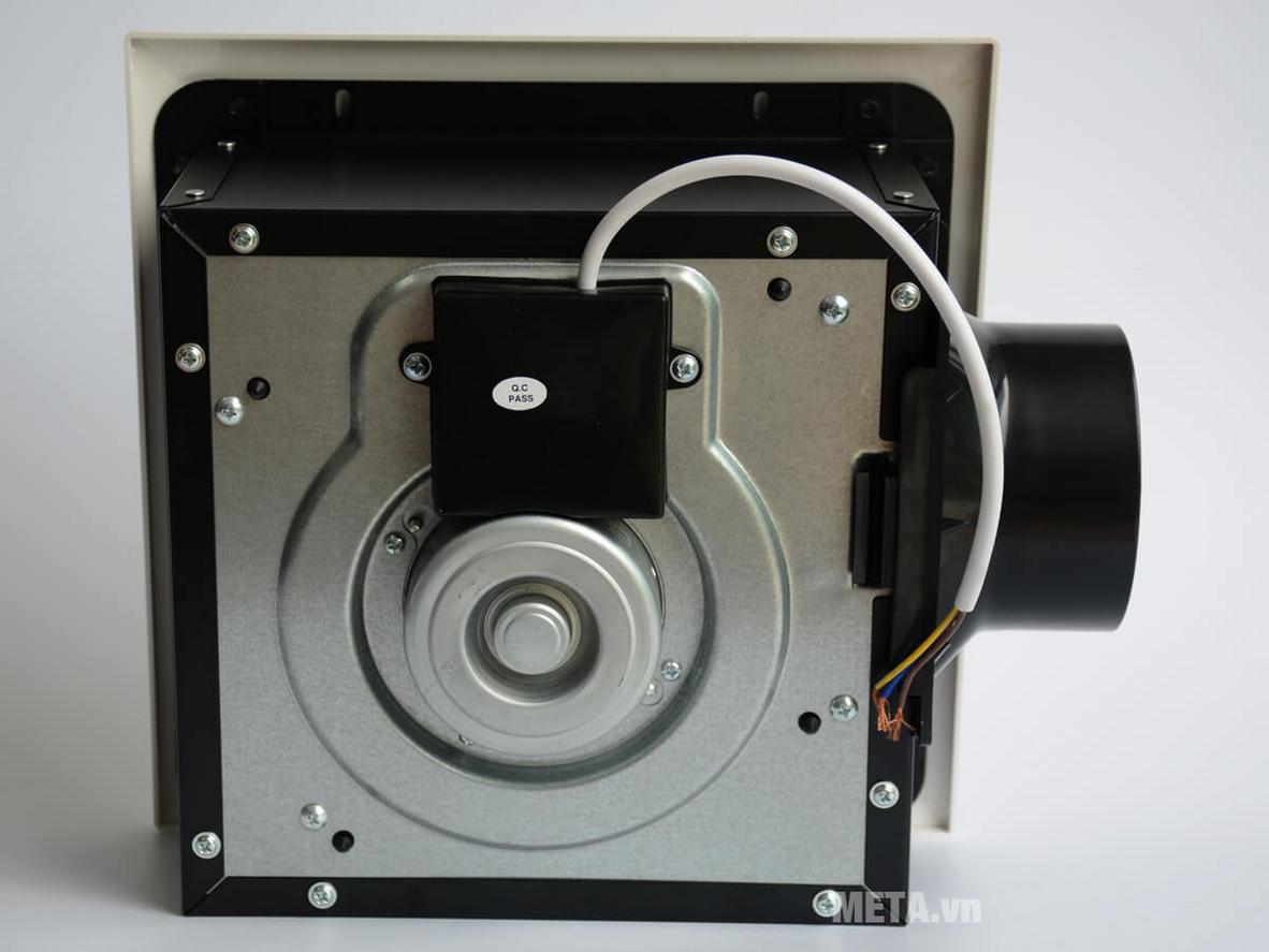 Độ ồn 30dB giúp quạt phù hợp không gian cần yên tĩnh.