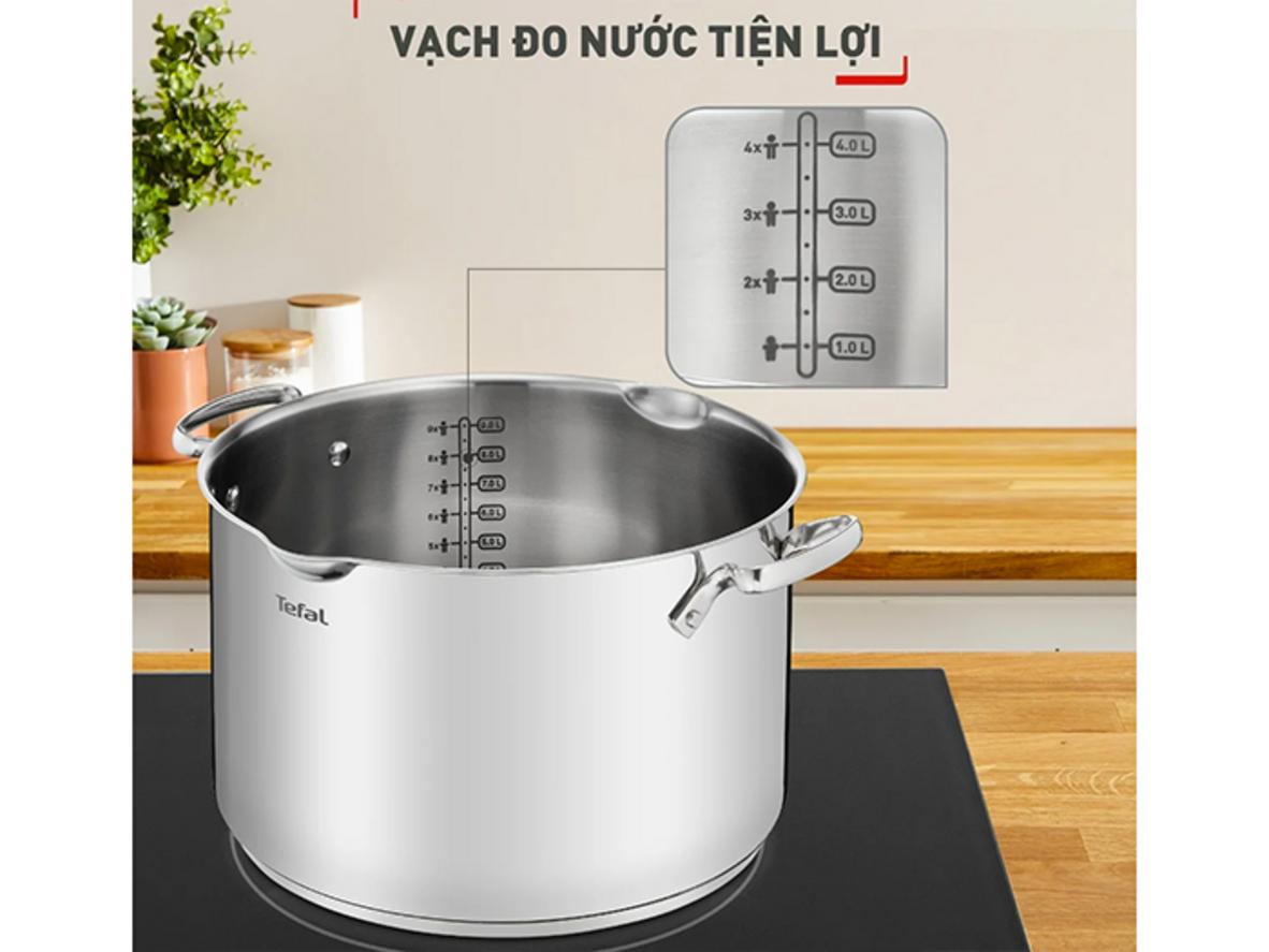 Nắp kính chắt nước giúp thao tác luộc và đổ nước nhanh gọn.