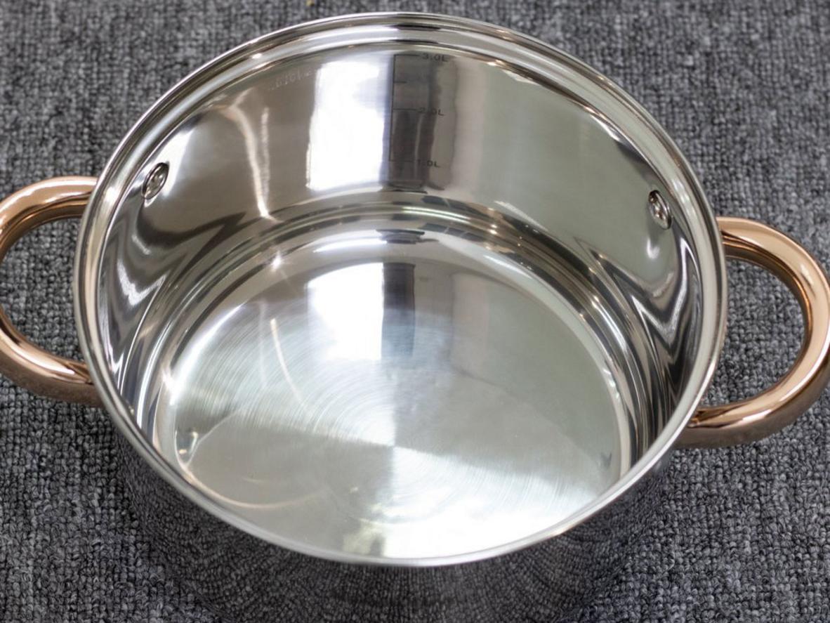 Bộ nồi được thiết kế cho nhu cầu nấu ăn thực tế của gia đình 3-5 người.