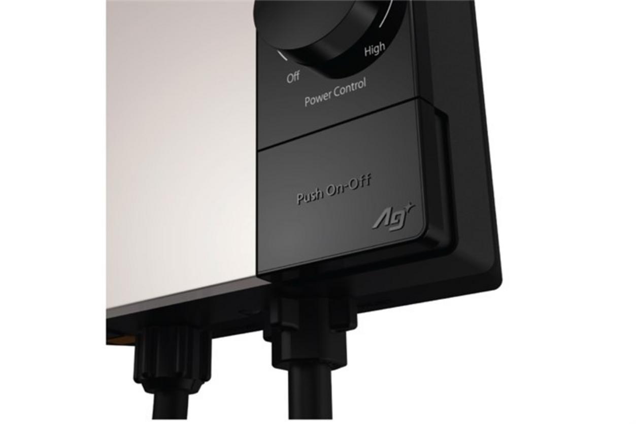 Công suất 4500W giúp nước nóng lên gần như tức thì.