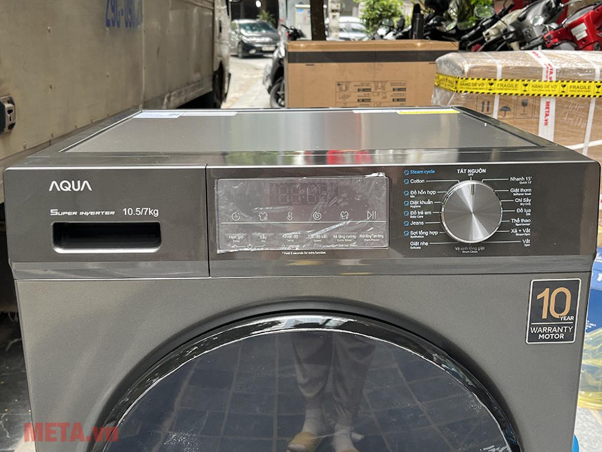Lồng Pillow và I-WASH giúp giặt dịu nhẹ và thao tác nhanh hơn.
