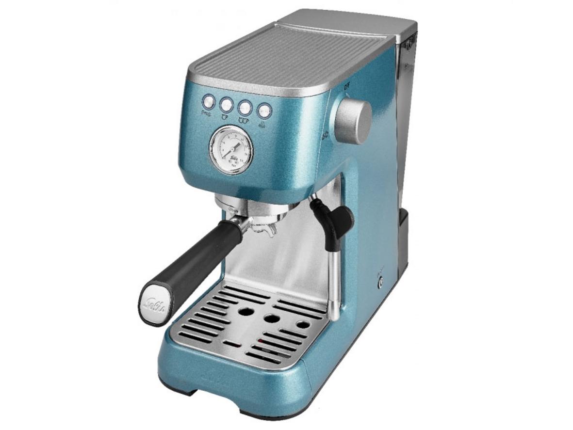 Portafilter 54 mm và áp suất 15 bar hỗ trợ espresso đậm, crema tốt.