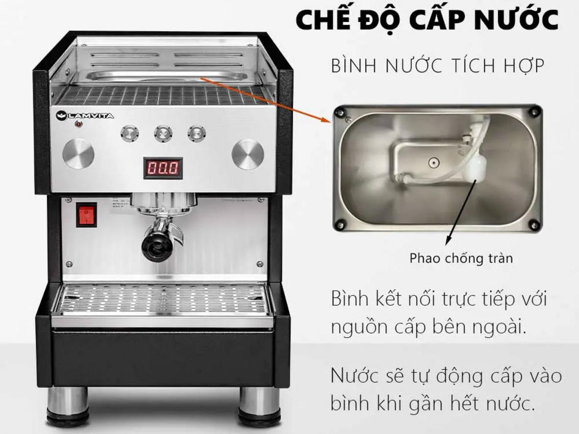 Pre-infusion giúp bột cà phê nở đều trước khi chiết xuất chính.