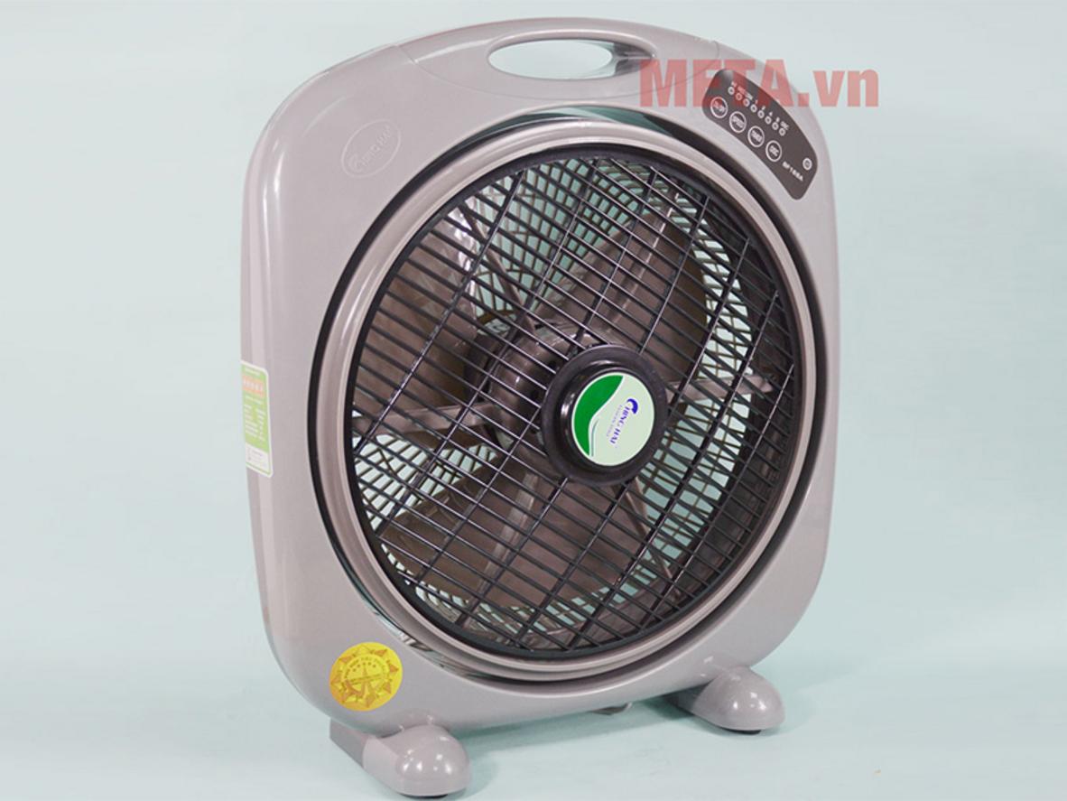 Điều khiển từ xa giúp chỉnh quạt thuận tiện khi đang nghỉ ngơi.
