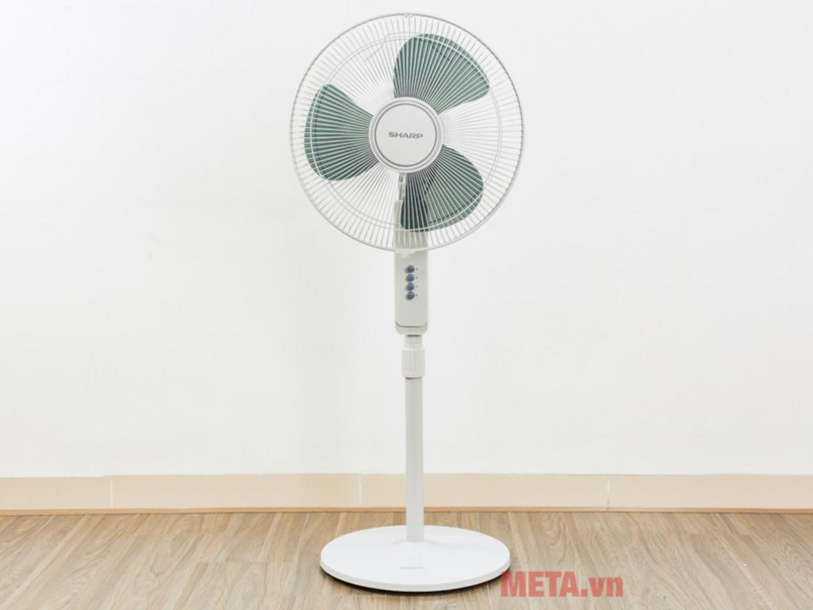 Điều chỉnh chiều cao linh hoạt từ 70-133cm cho nhiều không gian.