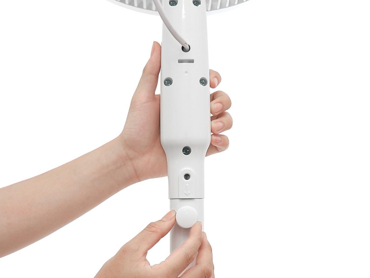 Công suất 80W và 6 cánh quạt 40cm giúp làm mát mạnh, đều hơn.