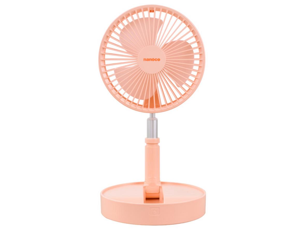 Quạt sạc điện Nanoco NFF1617P (Hồng) gọn, dễ đặt bàn và mang theo.