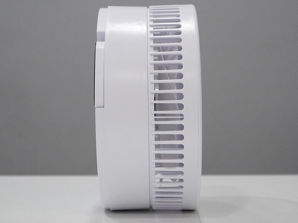 Pin Lithium 10.000 mAh giúp quạt dùng linh hoạt nhiều giờ.