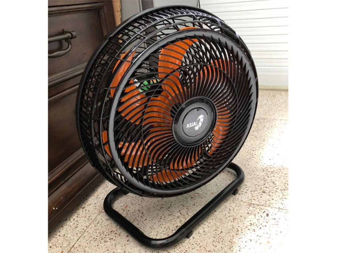 Chi tiết thiết kế giúp quạt sàn Asia Turbo Plus VY636891 làm mát nhanh và đứng vững khi chạy mạnh.