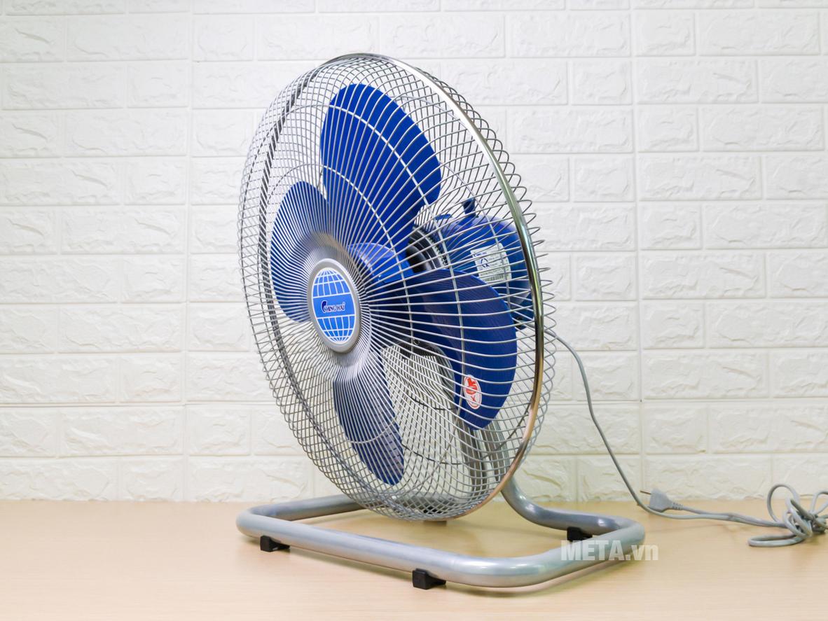 3 tốc độ gió và đảo gió trái phải giúp phân bổ khí mát linh hoạt.