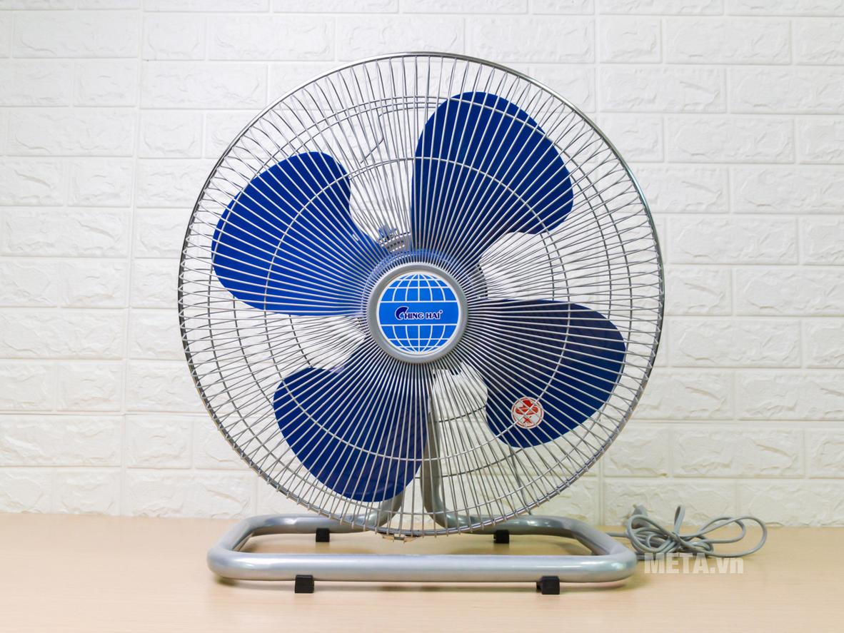 Sải cánh 45,5cm giúp FF919 phủ gió rộng hơn.