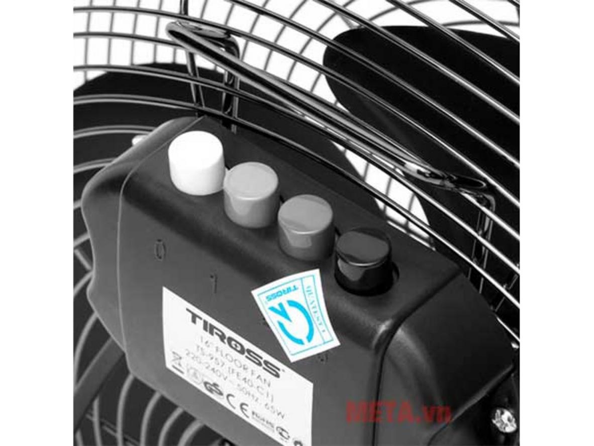 Tiross TS957 phù hợp cho không gian cần gió rộng, ổn định và đặt sát sàn.
